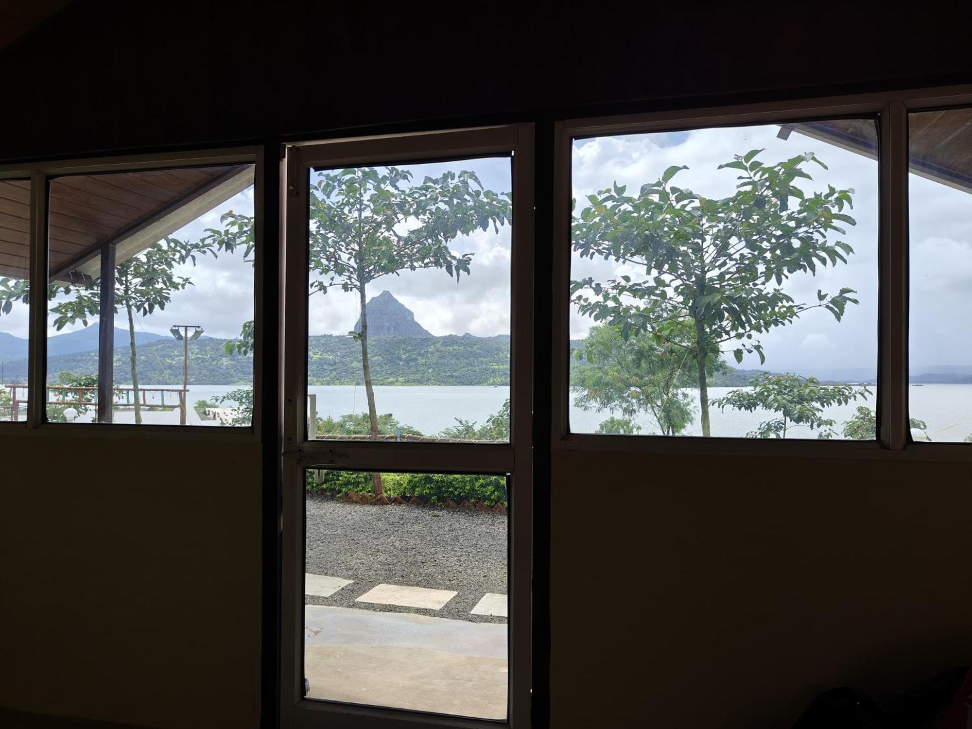 Shelby Pawana Lake Cottages & Camping Tents Lonavala Buitenkant foto