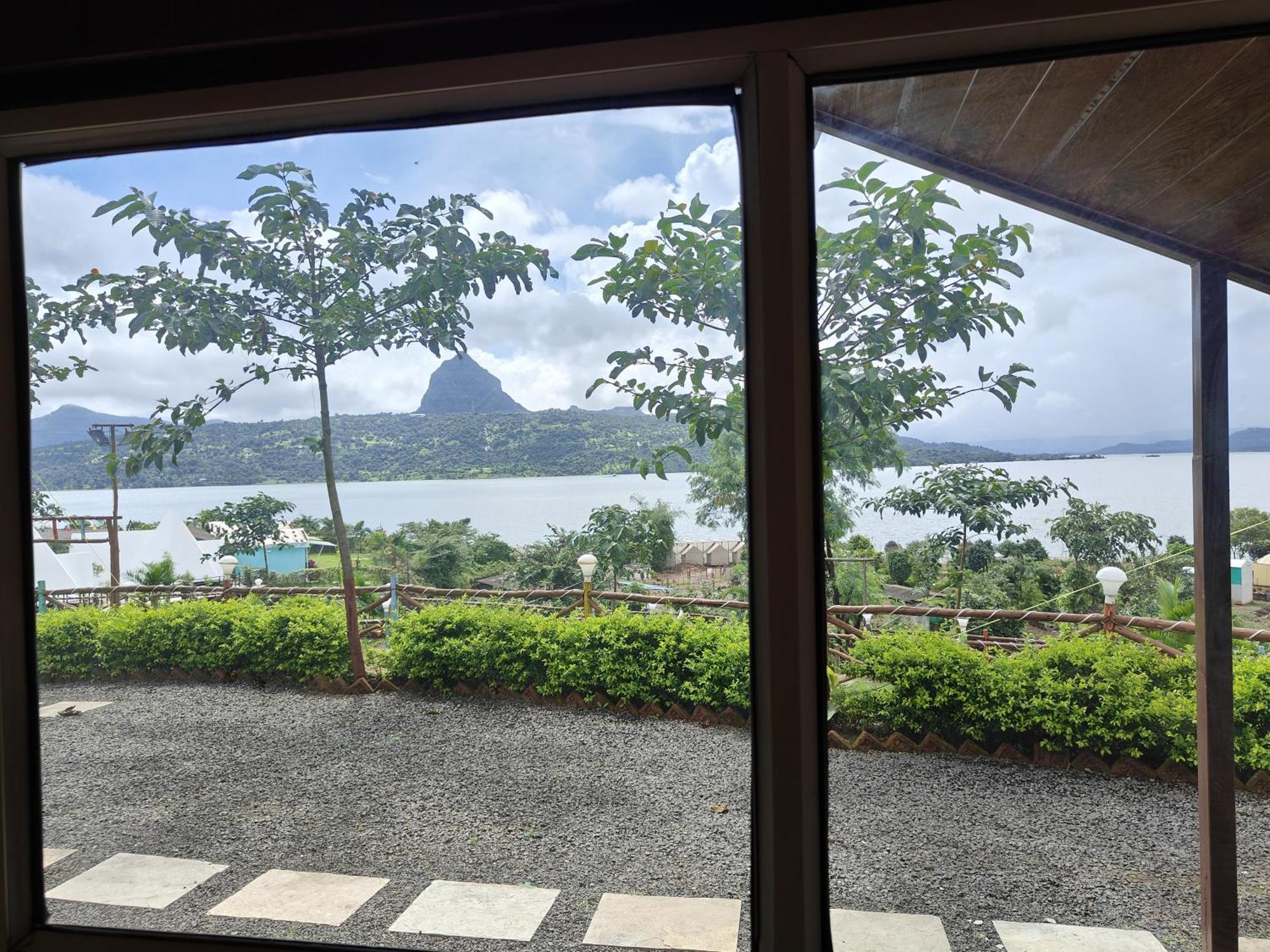 Shelby Pawana Lake Cottages & Camping Tents Lonavala Buitenkant foto
