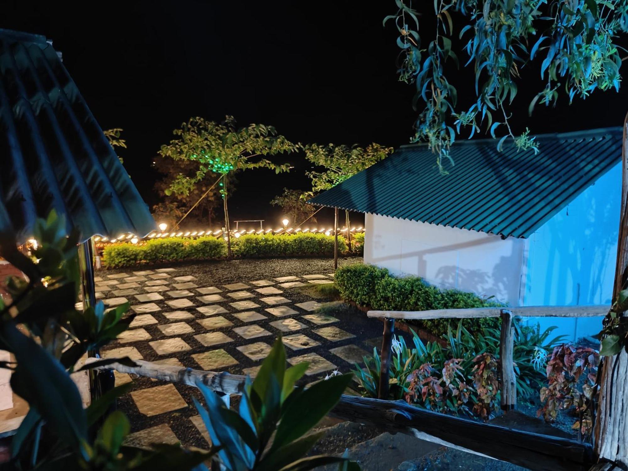 Shelby Pawana Lake Cottages & Camping Tents Lonavala Buitenkant foto