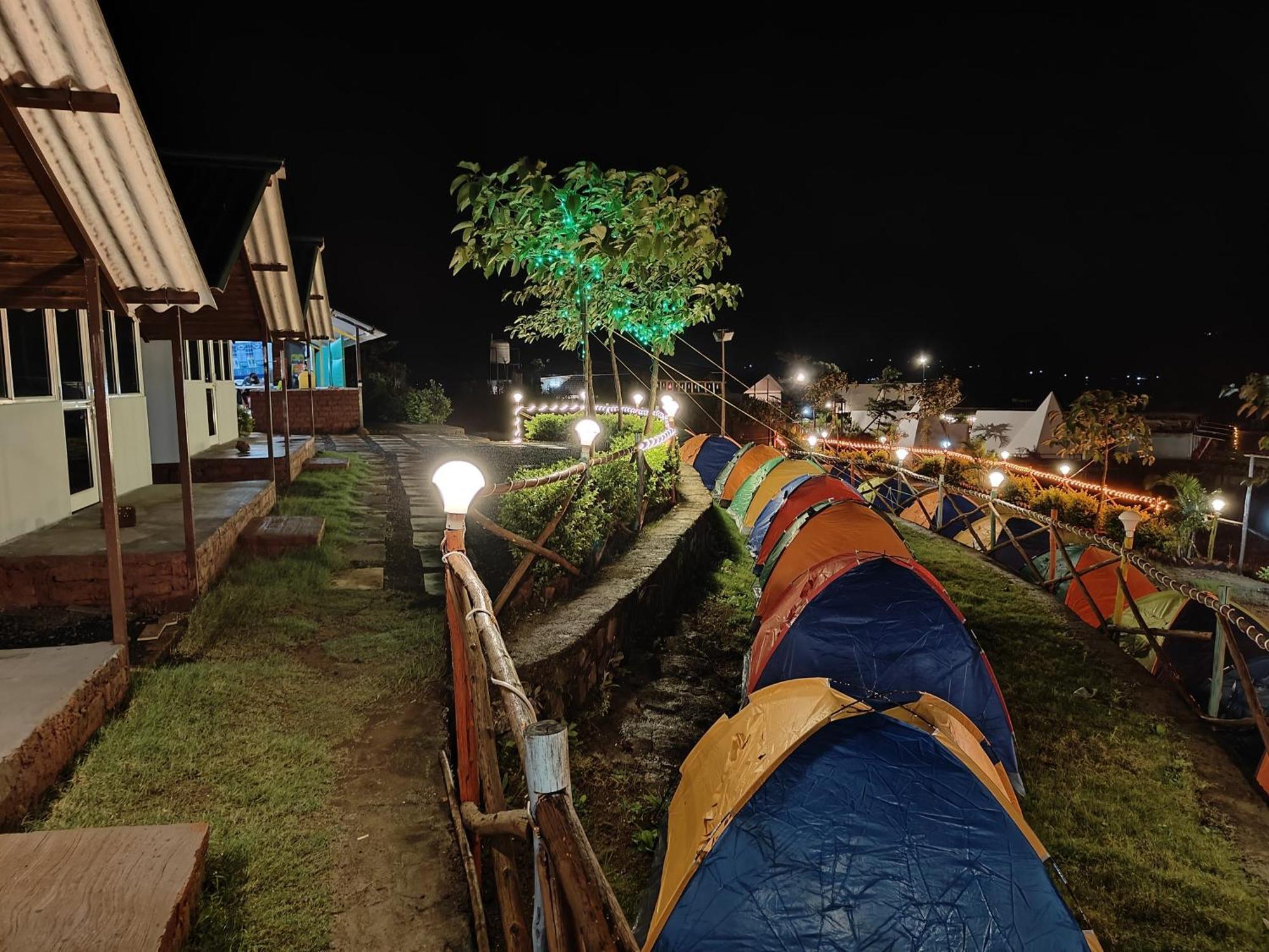 Shelby Pawana Lake Cottages & Camping Tents Lonavala Buitenkant foto