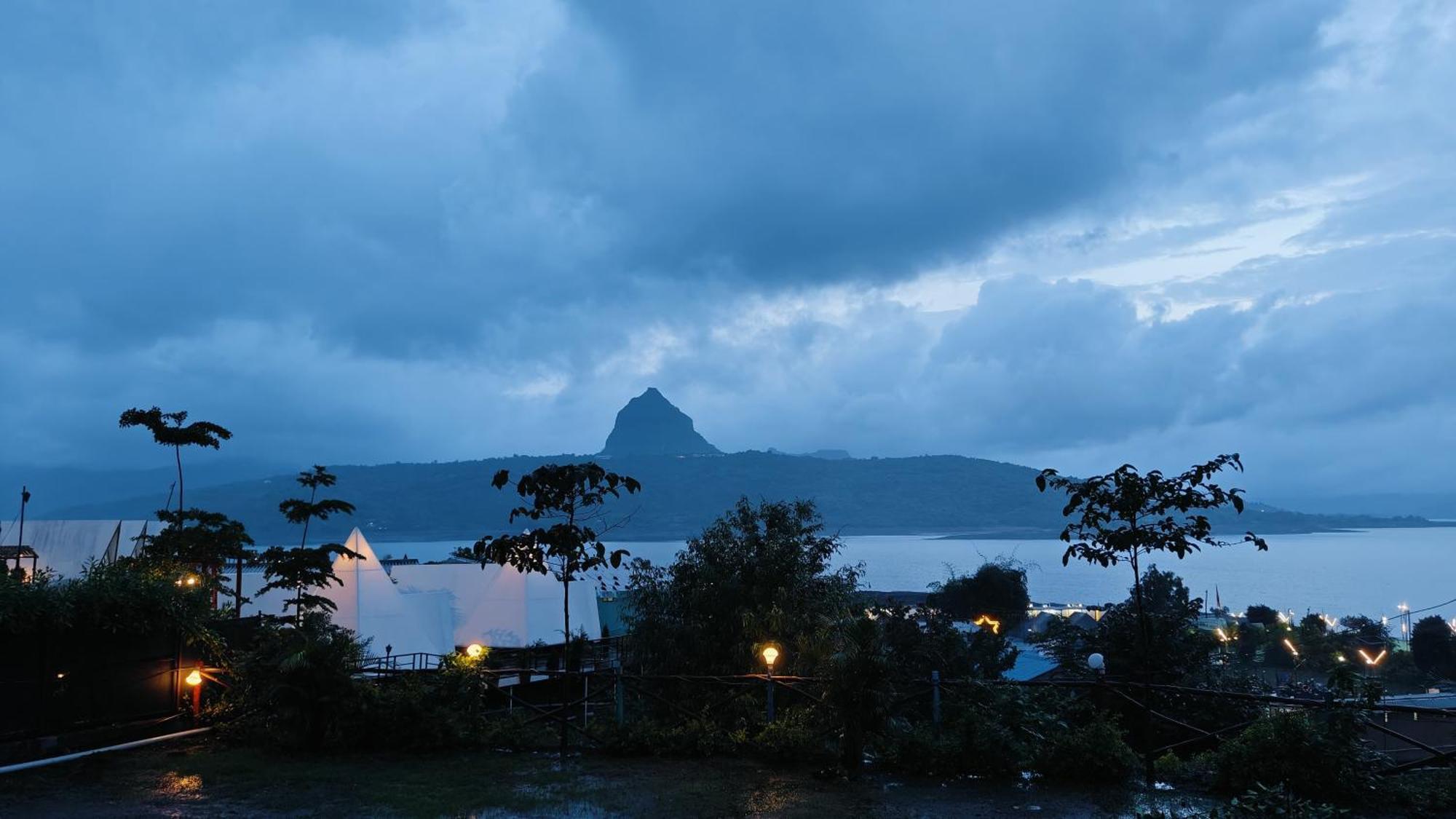 Shelby Pawana Lake Cottages & Camping Tents Lonavala Buitenkant foto