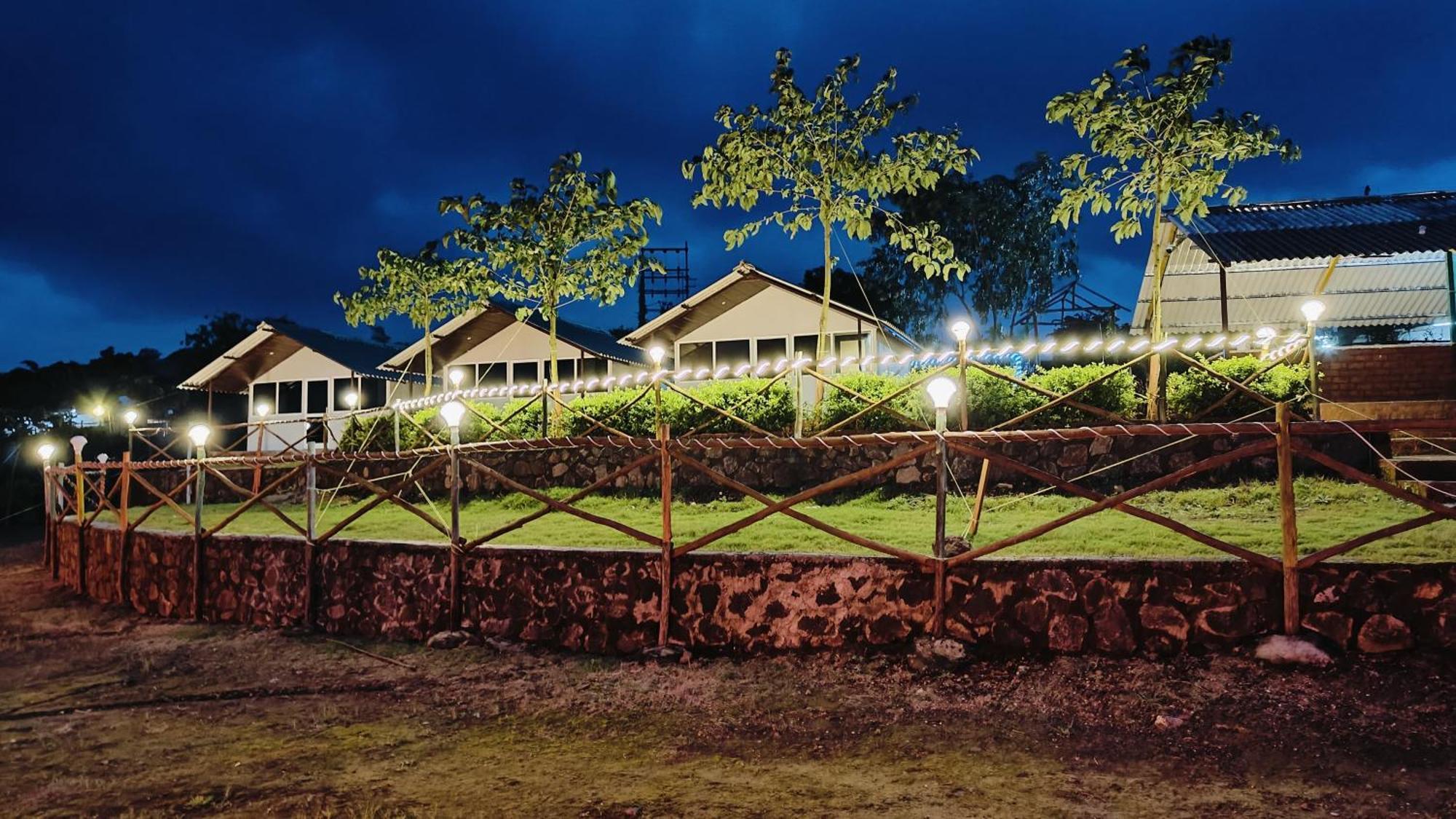 Shelby Pawana Lake Cottages & Camping Tents Lonavala Buitenkant foto